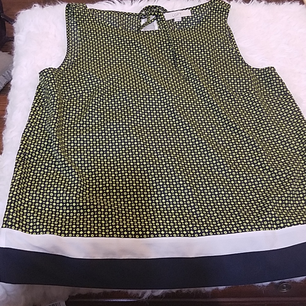 (L) Loft Sleeveless Top Machine Wash